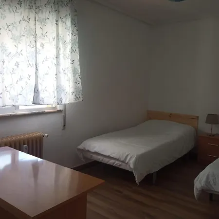 Acogedora Privada En Piso Familiar Con Bano Compartido Bed & Breakfast