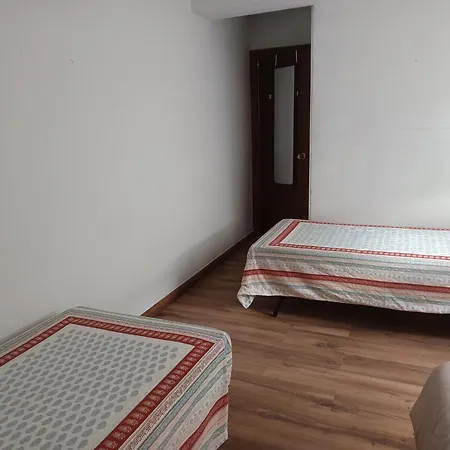Acogedora Privada En Piso Familiar Con Bano Compartido Bed & Breakfast